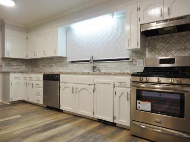 122 Ron Mar Dr - Photo 3 of 6