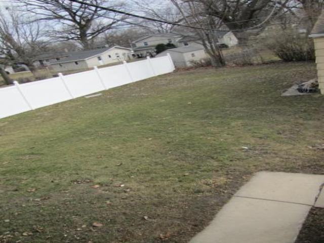 1045 Rainbow Blvd - Photo 3 of 3