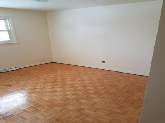 14346 Park Ave - Photo 2 of 6