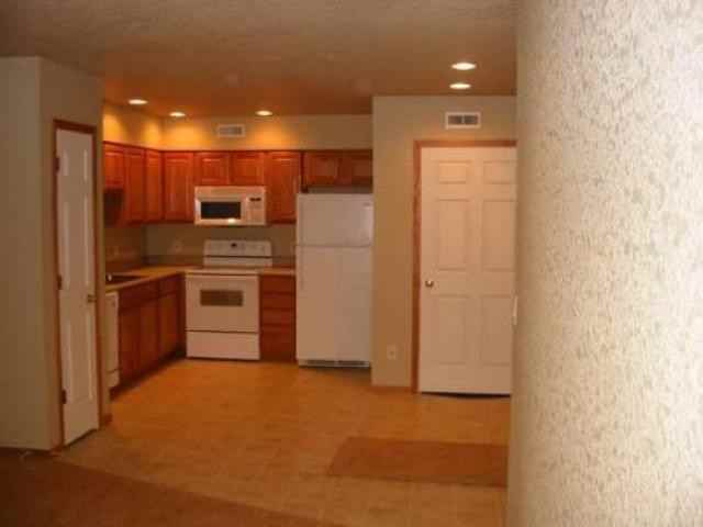 215 Amber Avenue - Photo 3 of 6