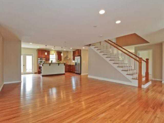 12521 Harold Ave - Photo 3 of 6