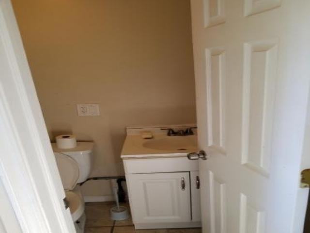 233 Country Club Dr - Photo 3 of 6