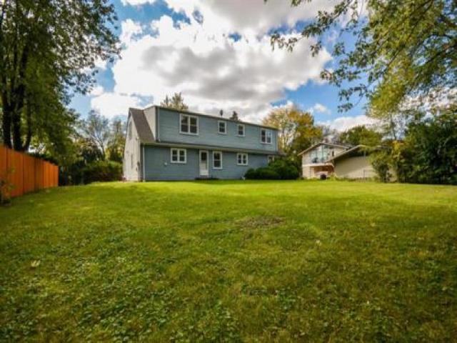 1S481 Wainwright Rd - Photo 3 of 6