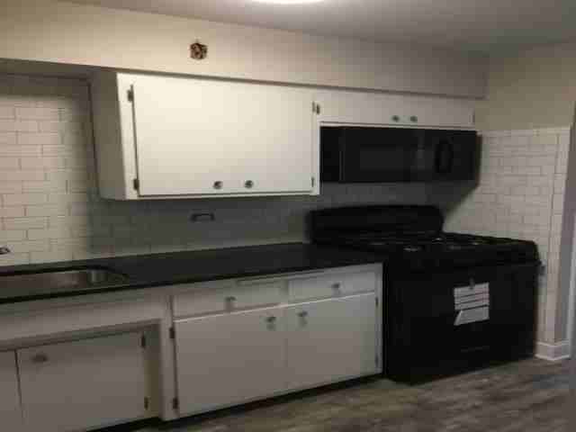 938 Ontario St - Photo 2 of 6