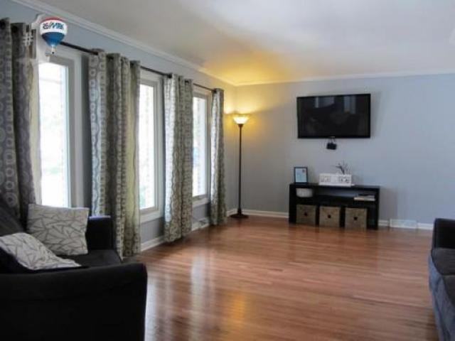 502 Chestnut Ln - Photo 3 of 6