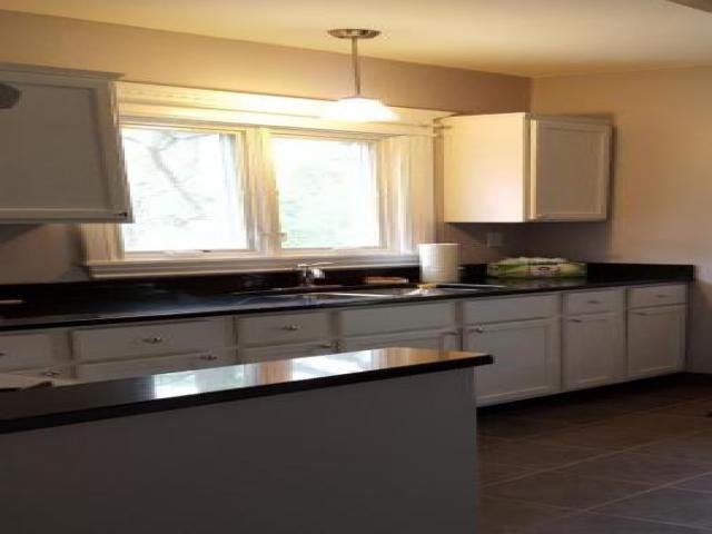 414 E Madison St - Photo 3 of 6