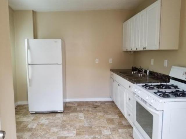 313 17th Ave NE - Photo 2 of 6