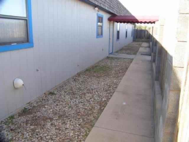 3300 E Broadway Ave - Photo 2 of 6