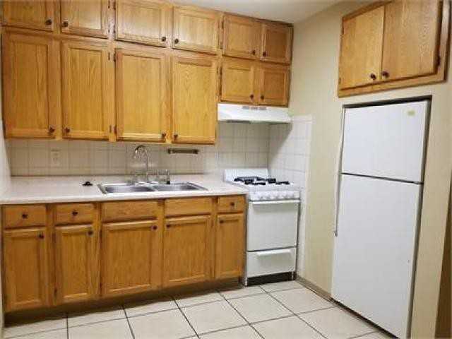 216 High St SW - Photo 2 of 3