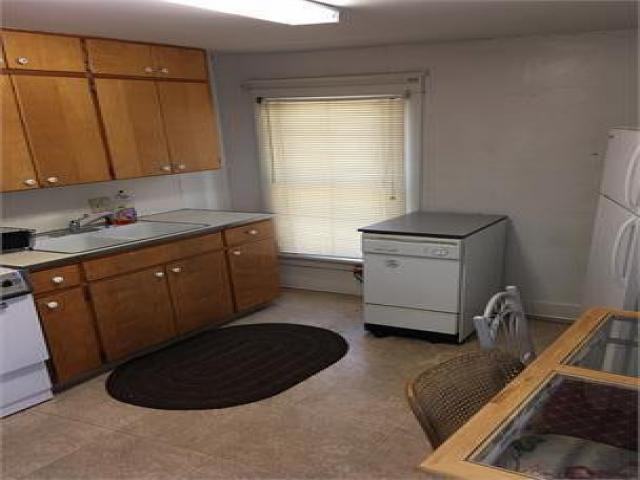 1320 Fremont St - Photo 3 of 5