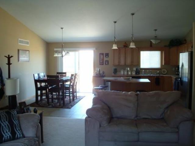 916 Highland Ridge Dr - Photo 2 of 6