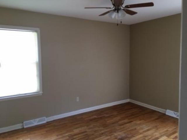 400 Louise Ave - Photo 2 of 6