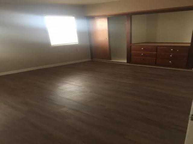 106 Juneau Ave - Photo 3 of 5