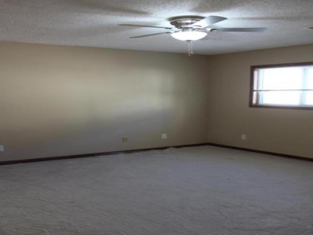 403 15th St - Photo 3 of 6