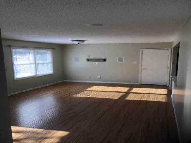 211 Kellogg Ln - Photo 2 of 6