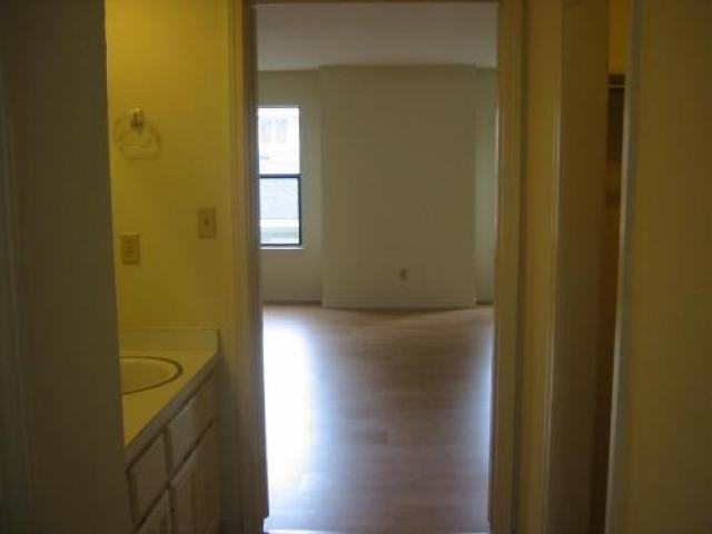 118 E 21st St - Photo 3 of 6