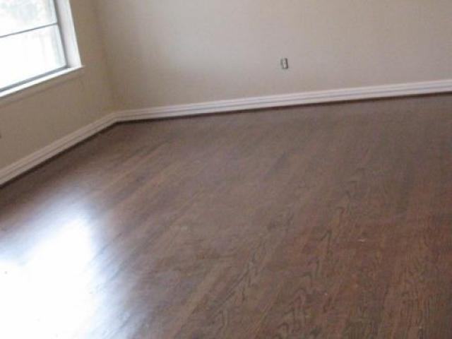 1240 Derby Dr - Photo 2 of 6