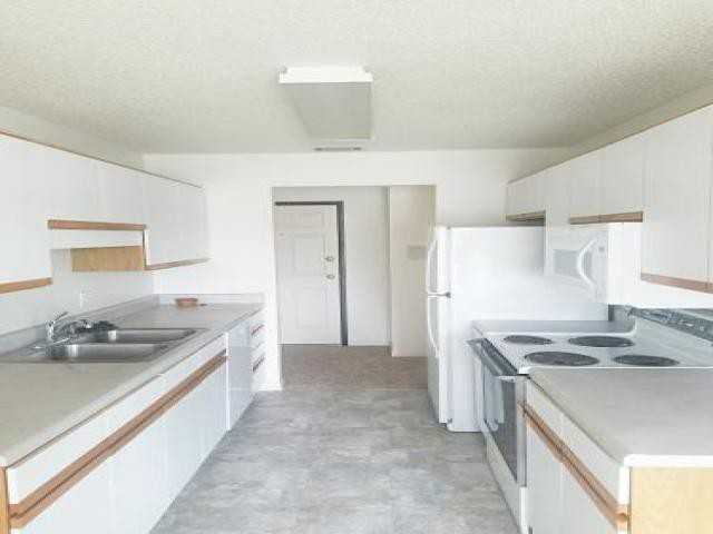 1205 W 2nd Ave - Photo 2 of 6