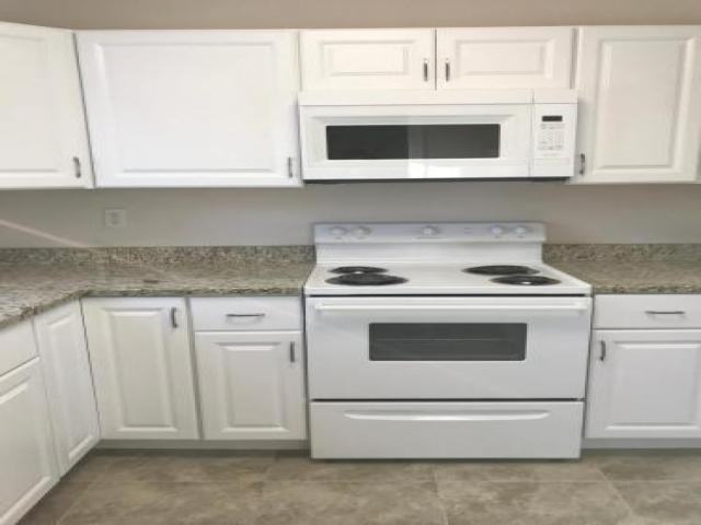 630 Missouri St - Photo 3 of 6