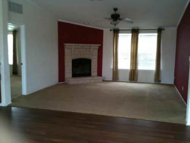 453 W Jauer St - Photo 2 of 6