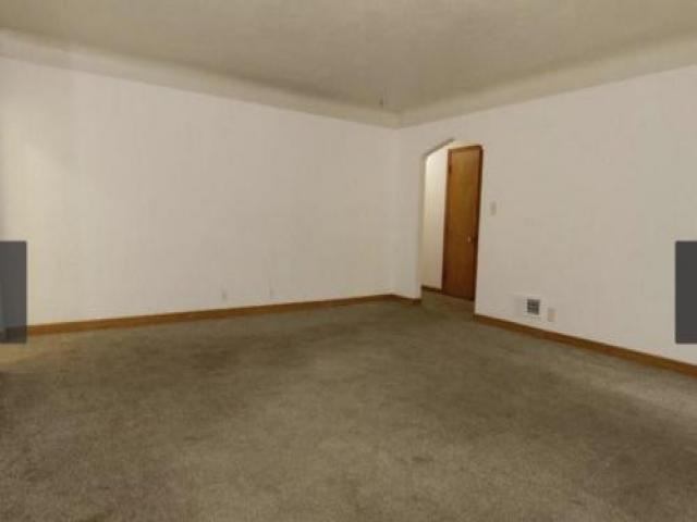 415 3rd Ave S - Photo 3 of 6