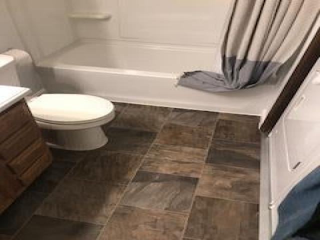 717 W 4th St - Photo 2 of 5