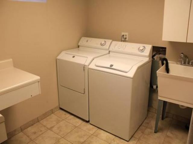 5612 Warden Ave - Photo 2 of 6