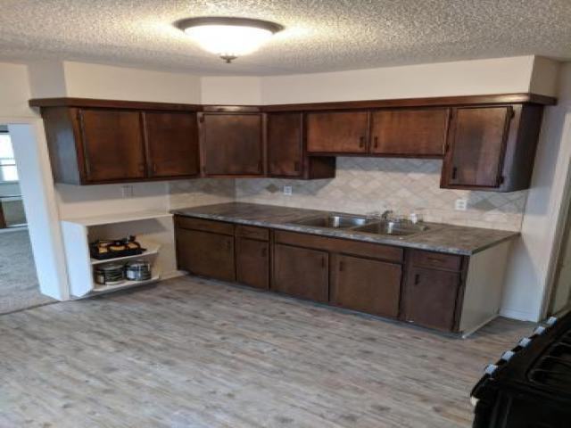 1010 N Sioux Ave - Photo 2 of 3