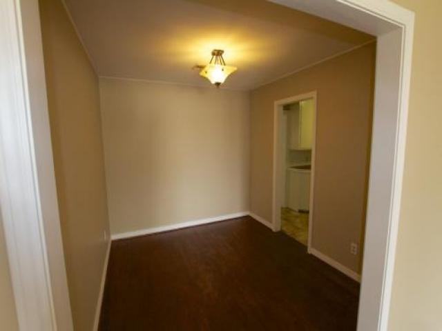 5105 N Hudson Ave - Photo 2 of 6