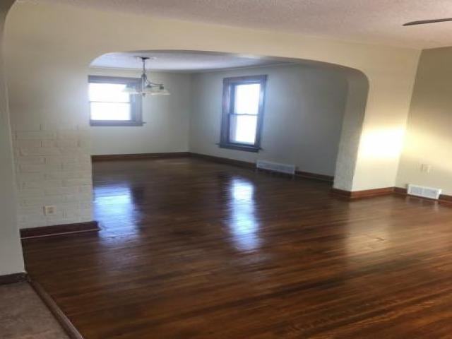 208 15th St NW - Photo 2 of 6