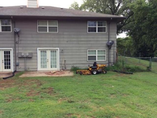 311 E Park Ln St - Photo 2 of 5