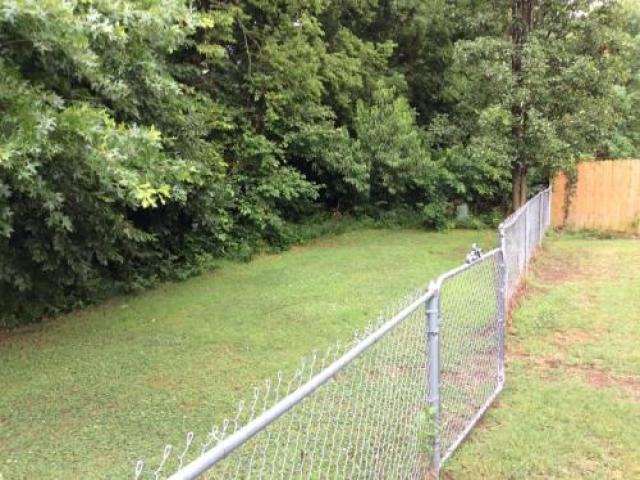 311 E Park Ln St - Photo 3 of 5