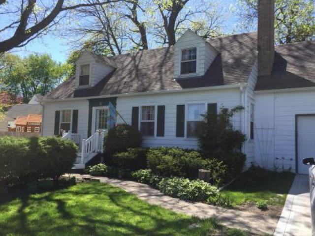 607 Beach Ave - Photo 3 of 4