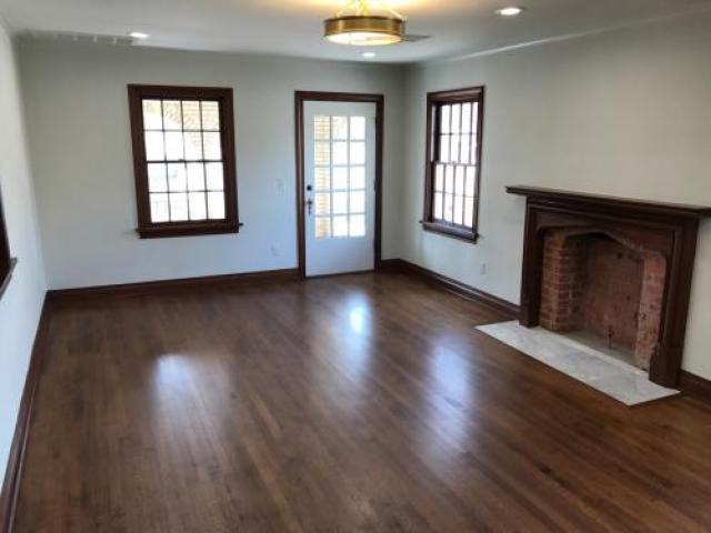 2510 N Dewey Ave - Photo 2 of 6