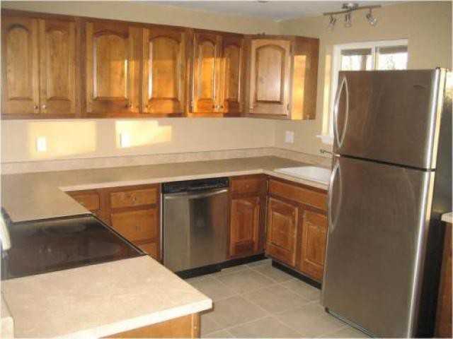 1196 Wright St - Photo 2 of 6