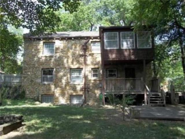 807 Emanuel Cleaver II Blvd - Photo 2 of 6