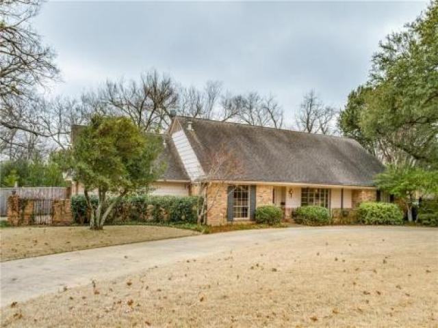 10534 Royal Springs Dr - Photo 2 of 6