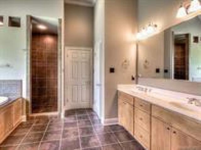 419 Magazine Ct - Photo 3 of 6