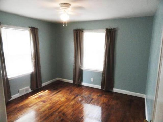 3701 NE 34th Terrace - Photo 3 of 6