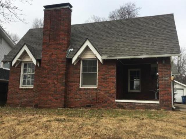 2139 E 17th Pl - Photo 3 of 6