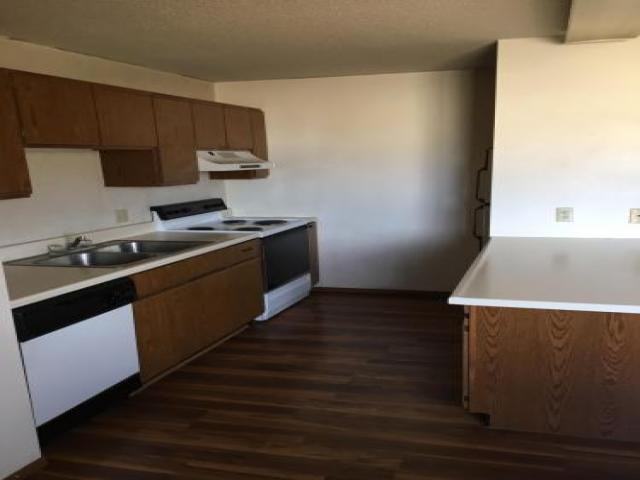 1103 Hennessey St - Photo 2 of 5