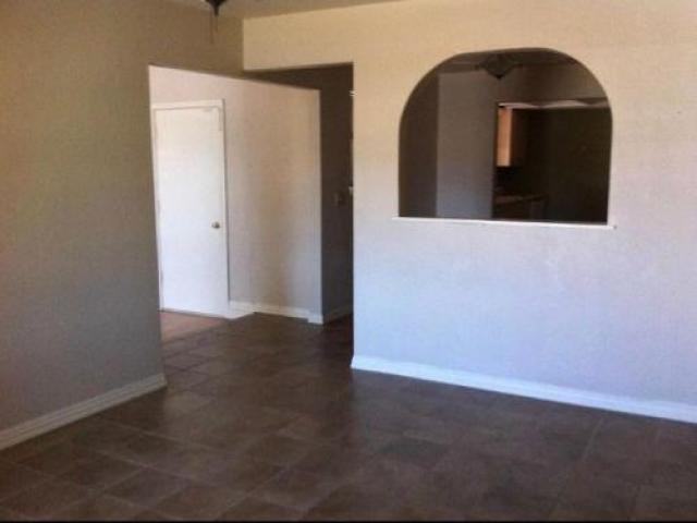 2033 Lindy - Photo 3 of 6