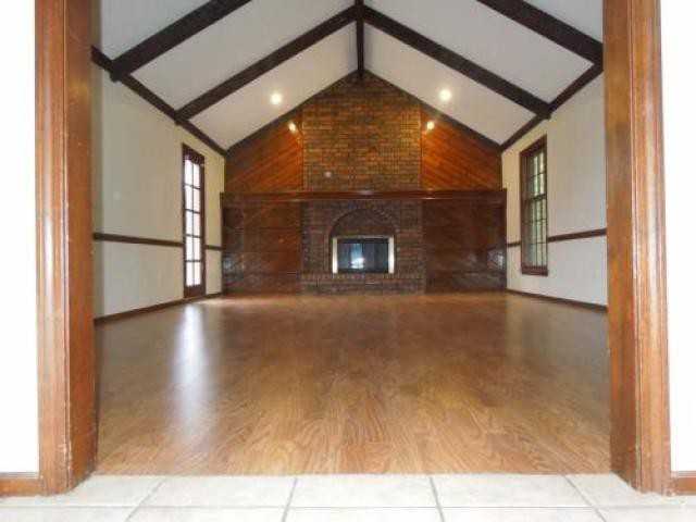 2416 NW 9 St - Photo 2 of 6