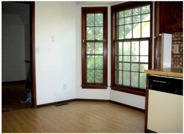 2416 NW 9 St - Photo 3 of 6