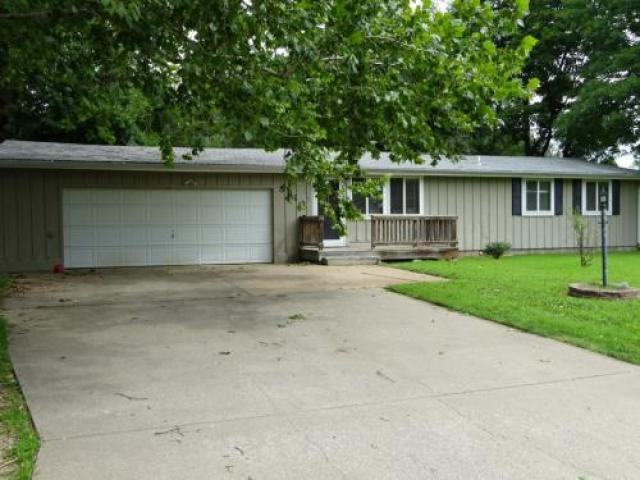 3410 Anderson Ave - Photo 2 of 6