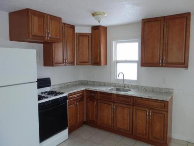 312 W 3rd St - Photo 2 of 4