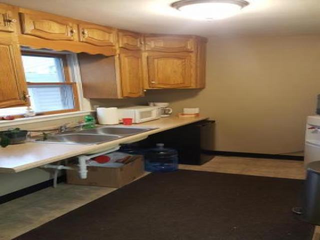 607 8th St SW - Photo 3 of 6