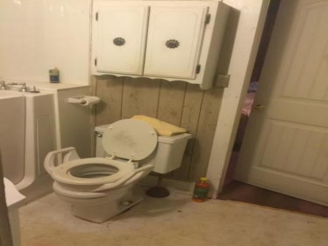 2501 S Shartel Ave - Photo 2 of 6