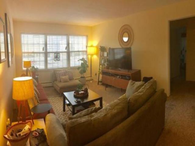 1329 St Paul Ave - Photo 2 of 6