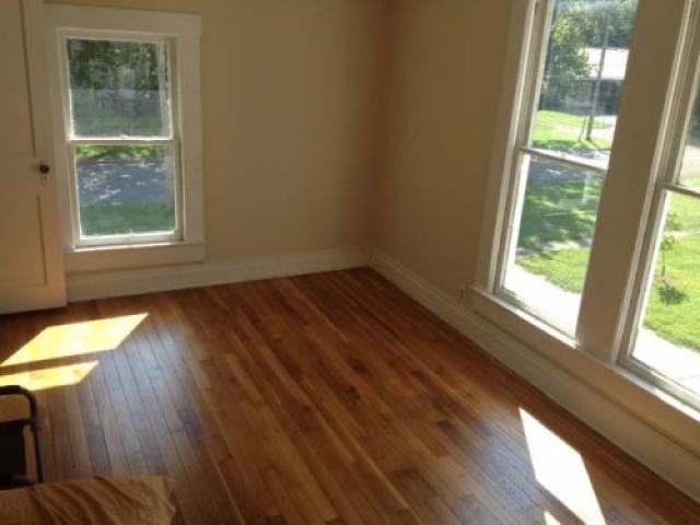 633 Ellinwood St - Photo 3 of 6